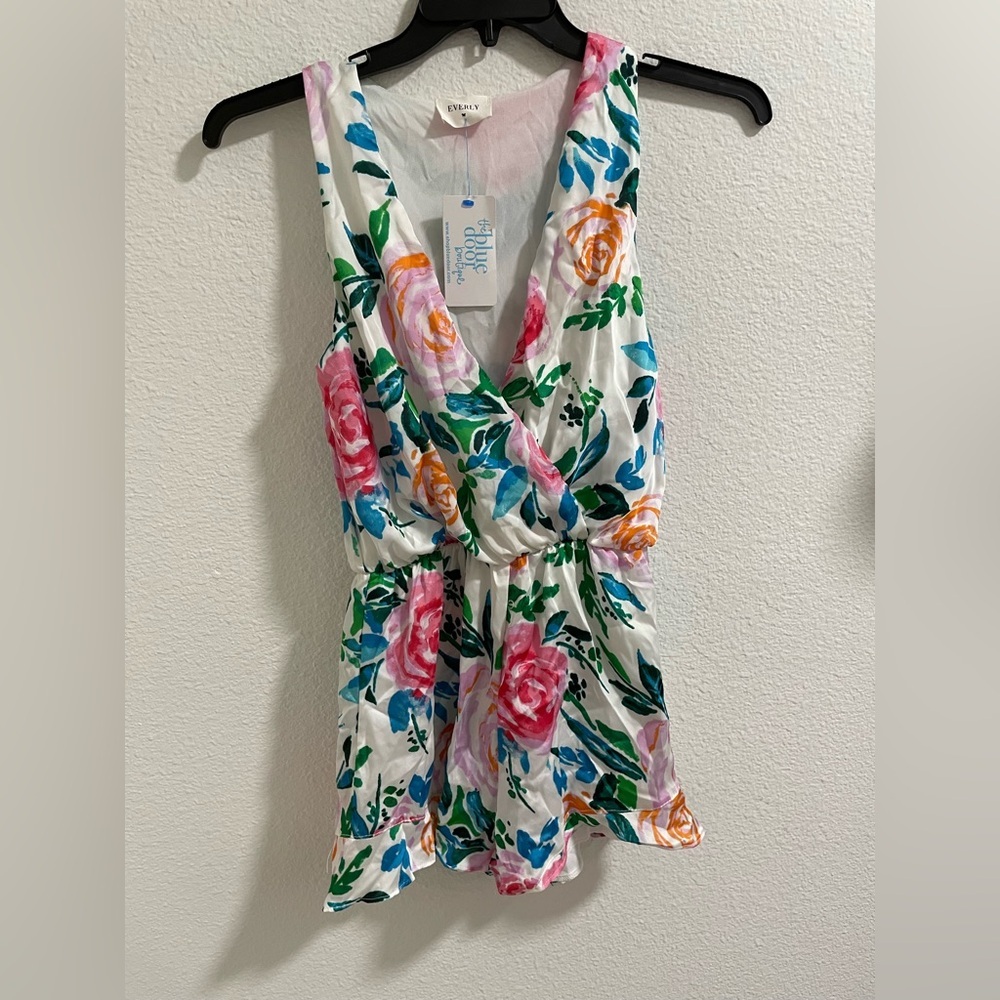 Everly Multicolor Floral V-Neck Romper NWT
